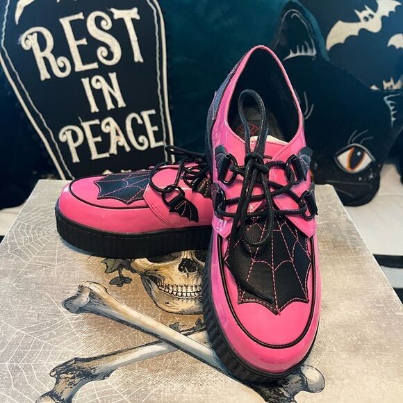 Strange Cvlt Hot Pink Patent Krypt Creepers NWT Size 9 Women’s - Picture 2 of 12